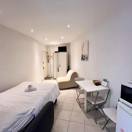 A043-functional Downtown * Cannes